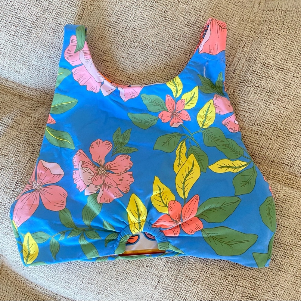 MAAJI STAR FLOWER
ALICE REVERSIBLE BIKINI TOP Sz S